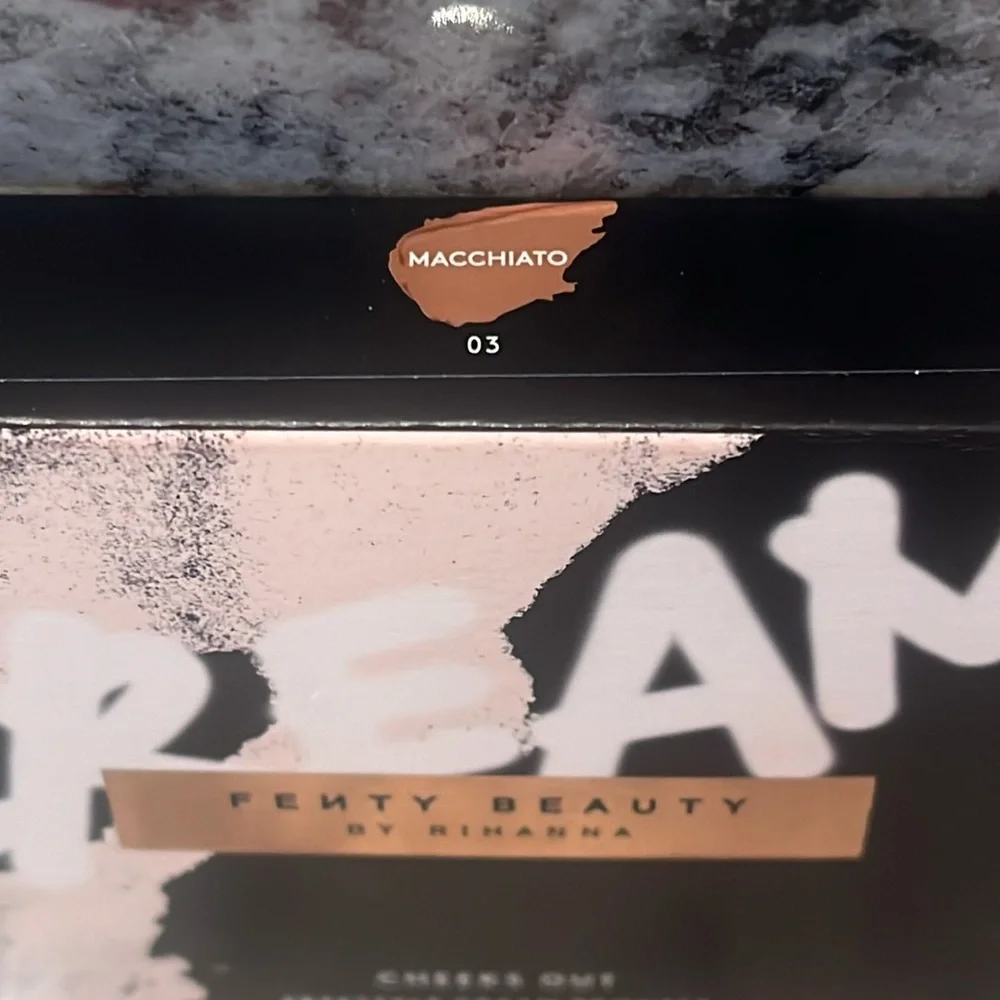 Fenty Cheeks Out Macchiato Cream Bronzer